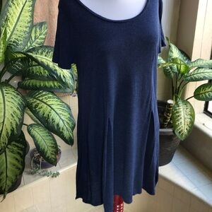 Tresics navy top with lower front pleats